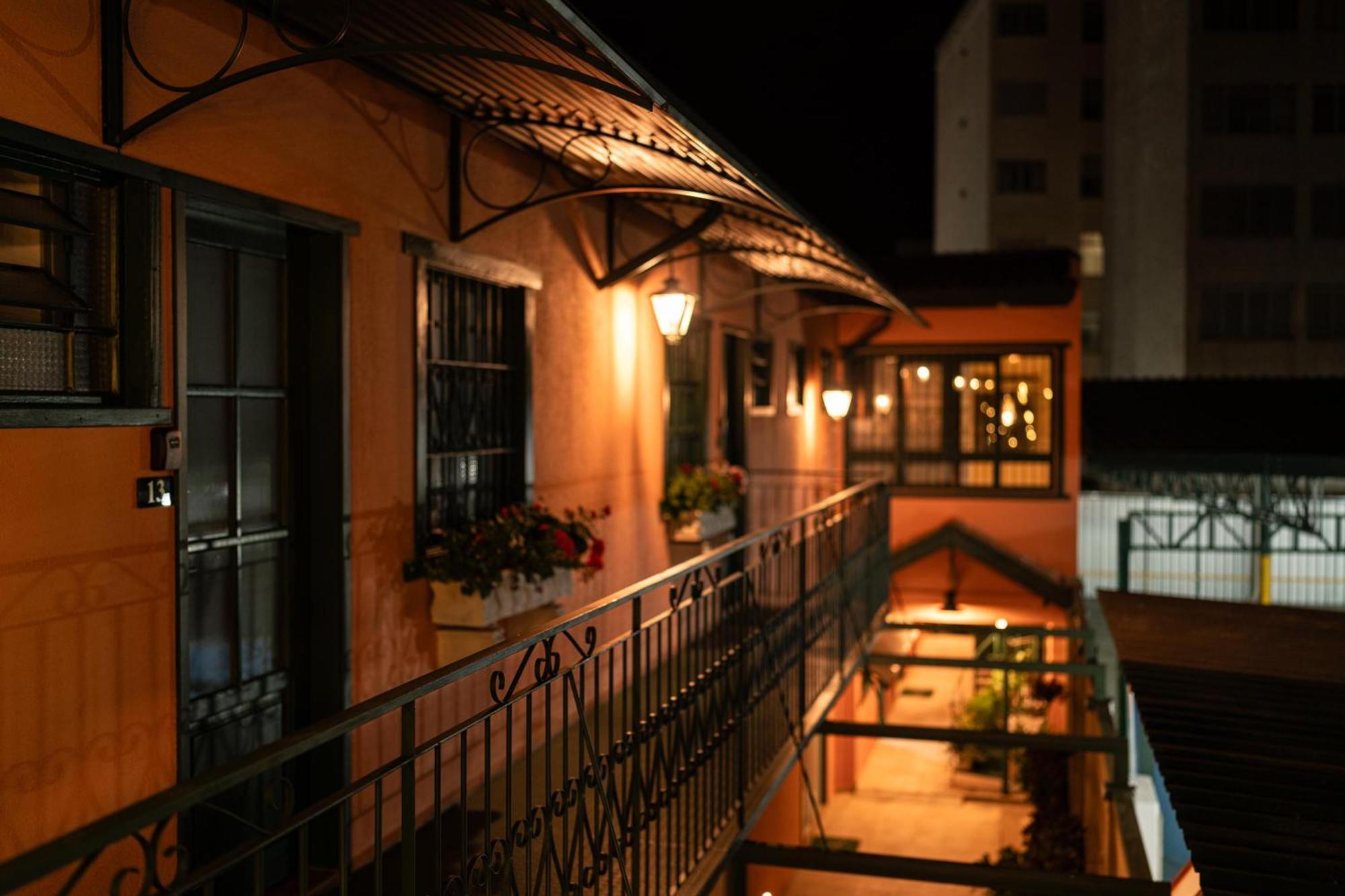 Villa Ida Acomodacoes, Suites Aconchegantes E Charmosas No Centro Serra Negra  Exterior photo